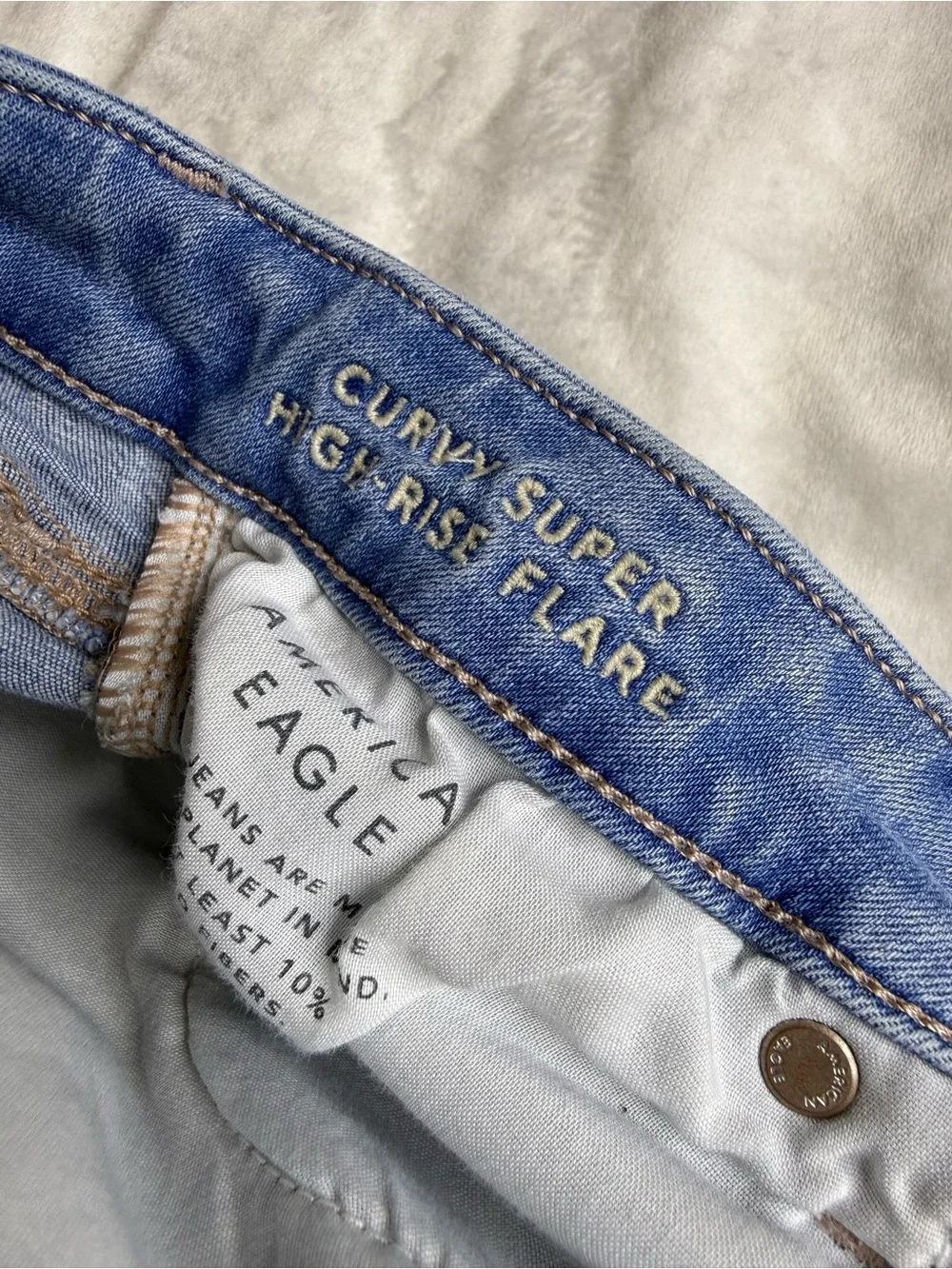 American Eagle Outfitters Light Wash High-Rise Flare Jeans - Picture 6 of 9